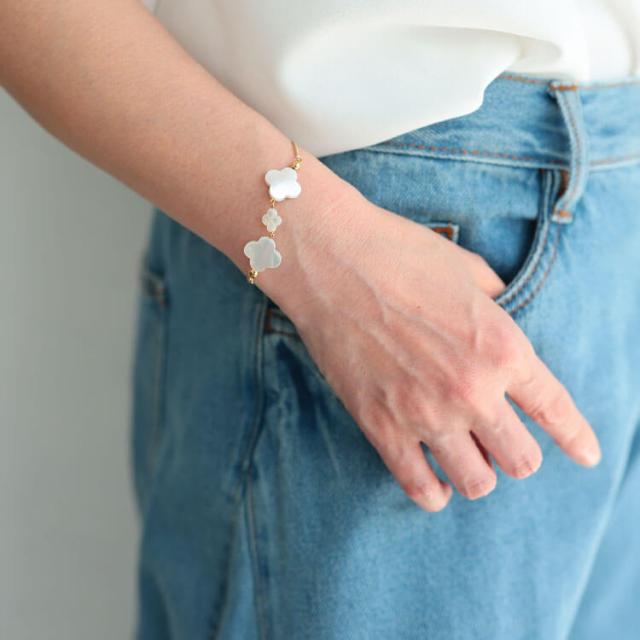 天然シェルクローバーブレスレット