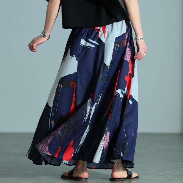 アート柄フレアスカート