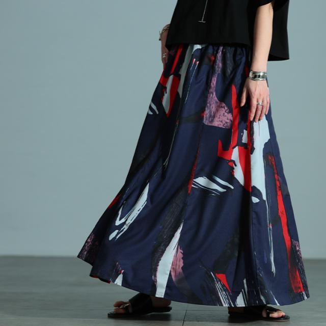 アート柄フレアスカート