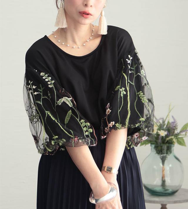 刺繍ボリューム袖トップス