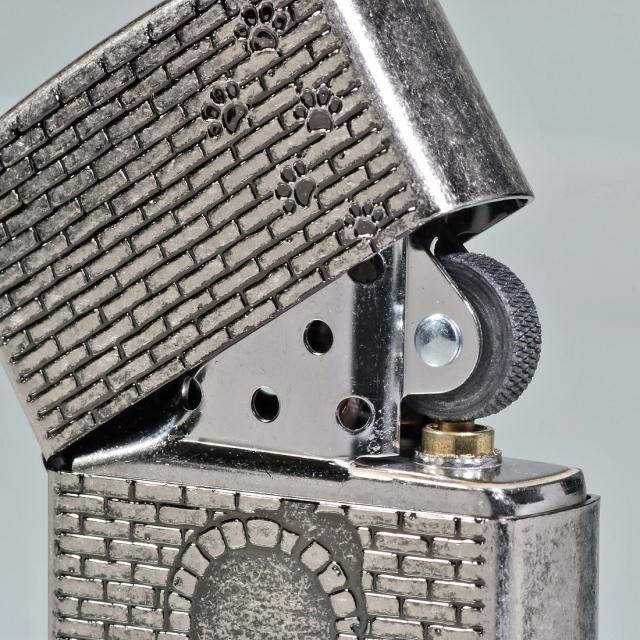 ZIPPO/大人気　猫シリーズ  アンティーク調  ブロックに猫シルエット　ニッケルメッキバレル　2NIB-BLOCKCAT 画像3