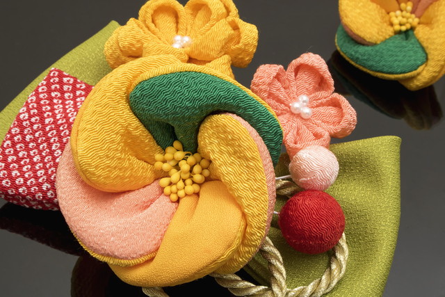 成人式 髪飾り 成人式の髪飾り 2点セット 黄色 イエロー 梅 ウメ 桜