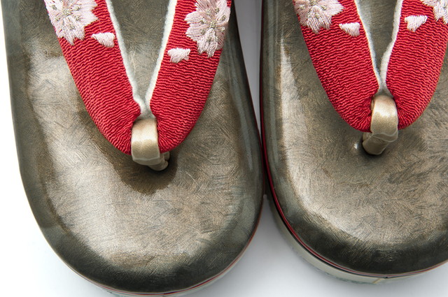 成人式 草履 レディース 振袖 盛装 ブロンス 桜刺繍 ヒール草履 合成皮革 高ヒール 【フリーサイズ】【23.5cm〜24.5cm】