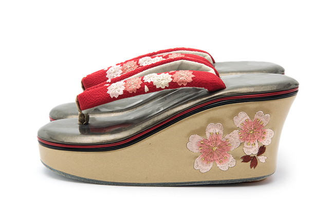 成人式 草履 レディース 振袖 盛装 ブロンス 桜刺繍 ヒール草履 合成皮革 高ヒール 【フリーサイズ】【23.5cm〜24.5cm】