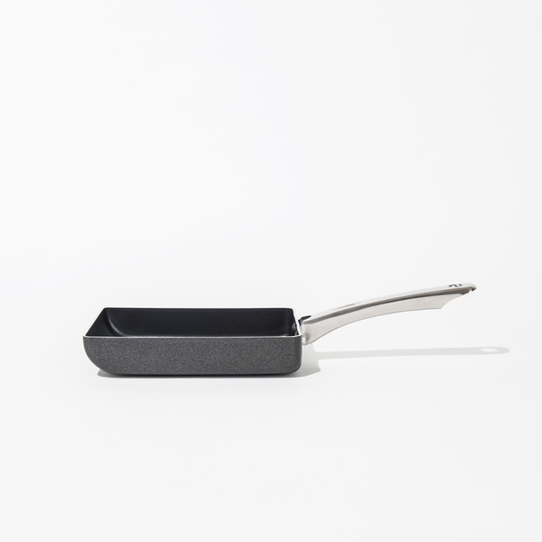 マイヤー卵焼きアルミボディ内外面ノンスティック加工IH対応中空ハンドルシンプルリベットもノンスティック加工軽量デイリーユースマイヤーミニマルエッグパン