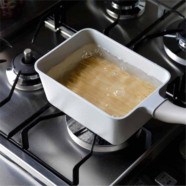 フライパン深型フライパン四角フライパン省スペース焦げ付きにくいスタイリッシュ使いやすい軽量設計IH対応ガス火対応ふらいぱん調理用具フタ付きスクエアSupot深型四角フライパン13×18cmシービージャパン