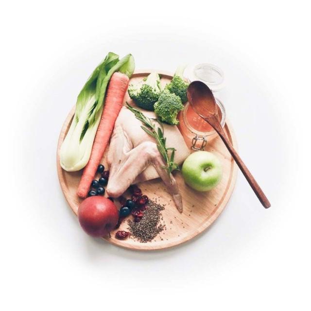 ドッグフード非加熱フリーズドライグレインフリーグルテンフリーWOOFワイルドブラッシュテイル1kgTheNewZealandNaturalPetFoodCo. 