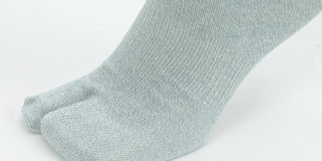絹のちから ムレずに爽快 足袋型軍足 3足組 (25-27cm)