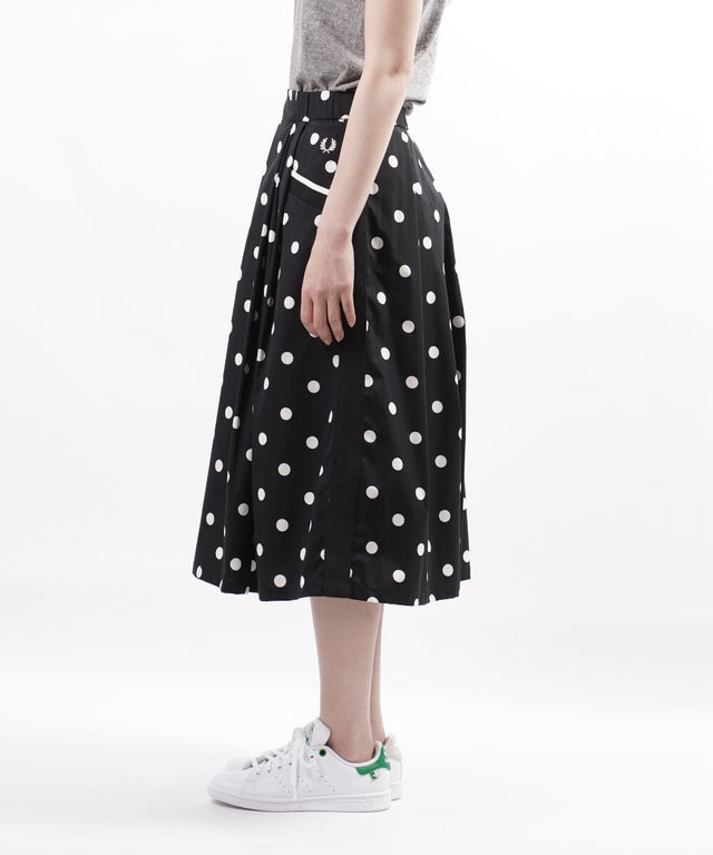 お得得価 フレッドペリー DOT SKIRT FRED PERRY F8623 国内正規品 2021春夏新作 送料無料の通販はau PAY マーケット - エトル!
年のオクムラが発信するニューブランド、
パーブルーコムブルー|商品ロットナンバー:496799 タックスカート ドットスカート 超激得低価