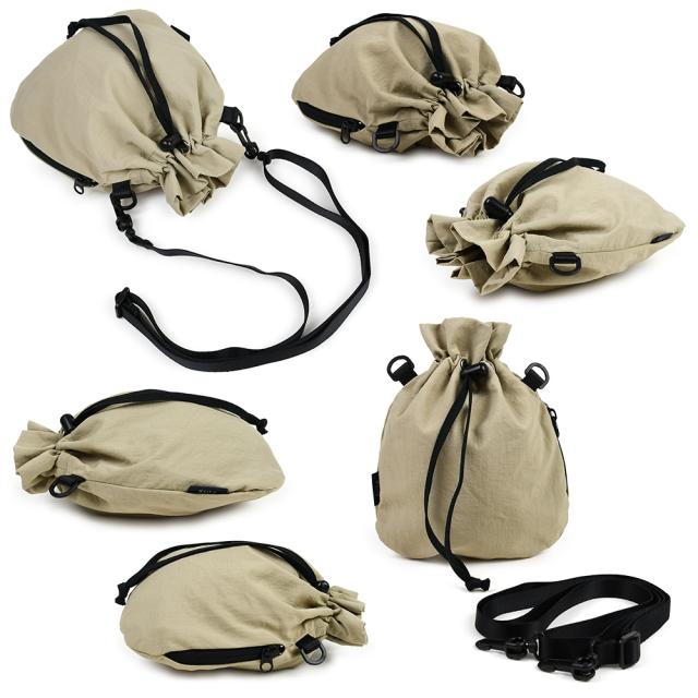 ショルダーバッグとしてもポーチとしても使える2Way仕様です。