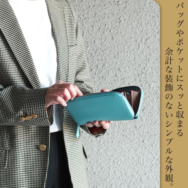 バッグやポケットにスッと収まる余計な装飾のないシンプルな外観。