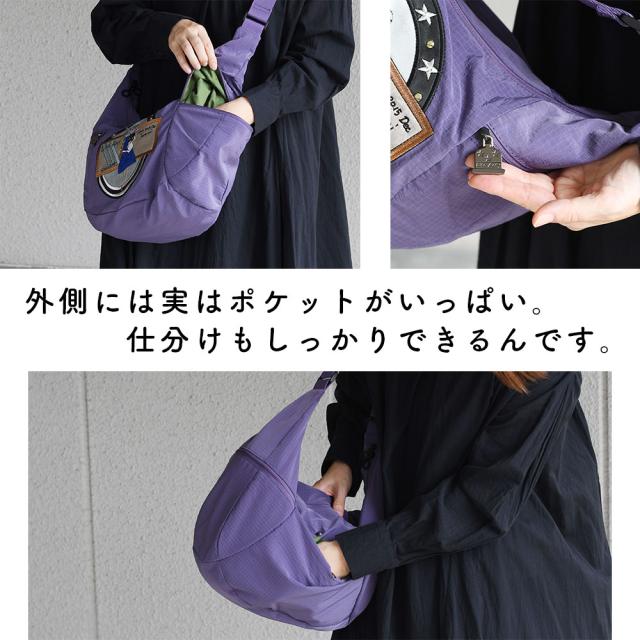 外側には実はポケットがいっぱい。仕分けもしっかりできるんです。