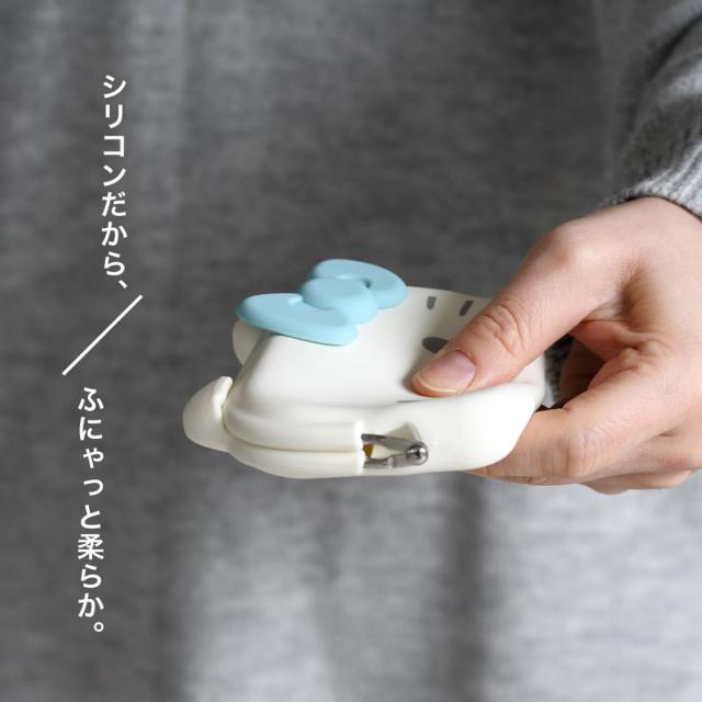 シリコンだから、ふにゃっと柔らか。