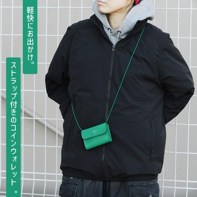 軽快にお出かけ。ストラップ付きのコインウォレット 。