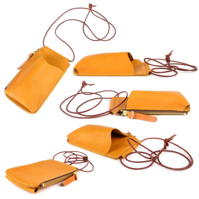 スマートフォンとお金を入れて持ち歩くのにぴったりなミニポシェットです。