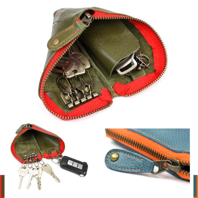 メインポケット キーリングが1箇所とキーフックが4箇所。左右に分かれて付いているので自分好みにセッティングでき操作性も抜群。