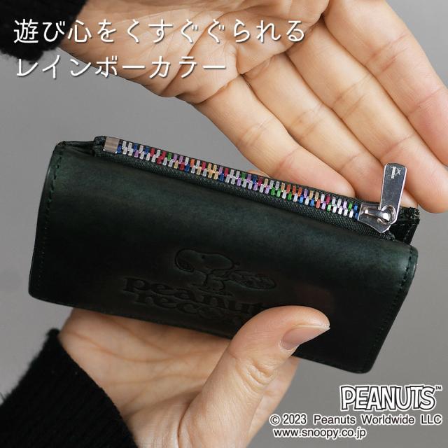 遊び心をくすぐぐられるレインボーカラー