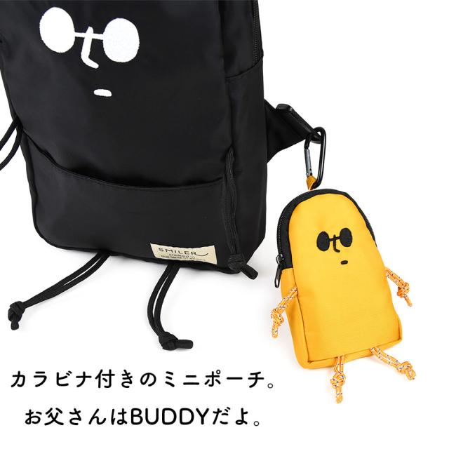 カラビナ付きのミニポーチ。お父さんはBUDDYだよ。