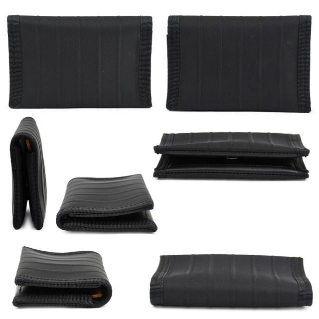 表裏同デザインのカードケースになります。