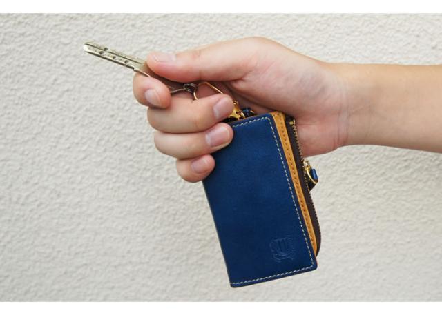 説明2|【送料無料】【本革】艶やかな天然牛革としっとり素上げ馬革を使用したL字ファスナー小銭入れ付キーケース【pacca pacca】紳士・カジュアル・フォーマル・光沢・ナチュラル・paccapacca【父の日】【楽ギフ_包装】【楽ギフ_メッセ】