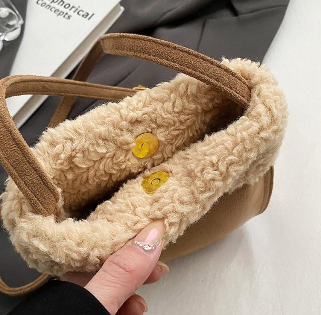 ショルダーバッグ