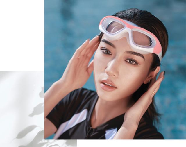 スイミングゴーグル