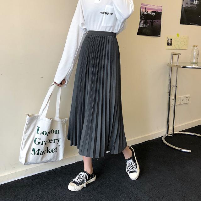 プリーツスカート