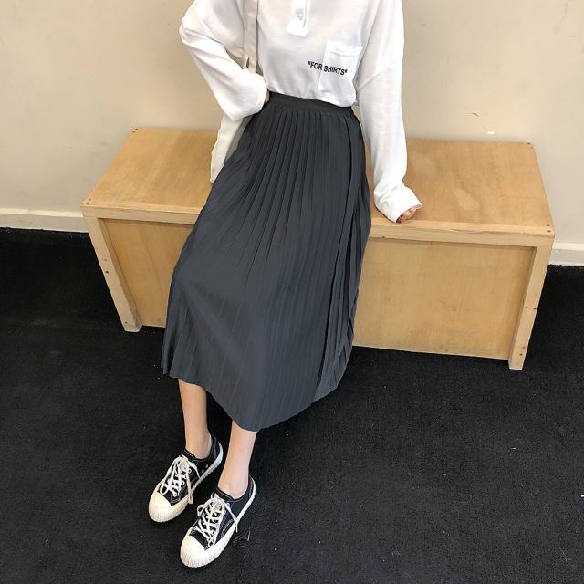 プリーツスカート