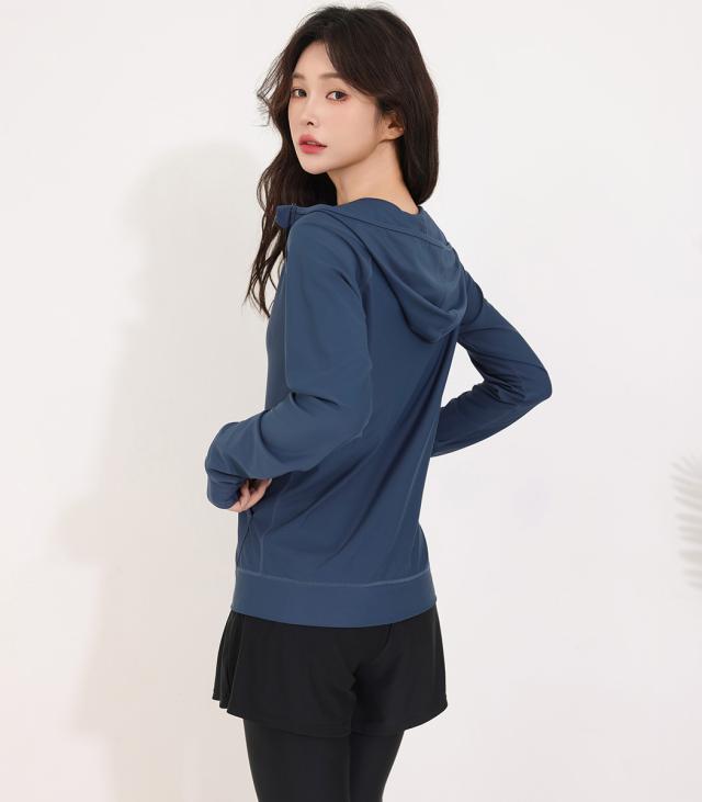 ラッシュガード