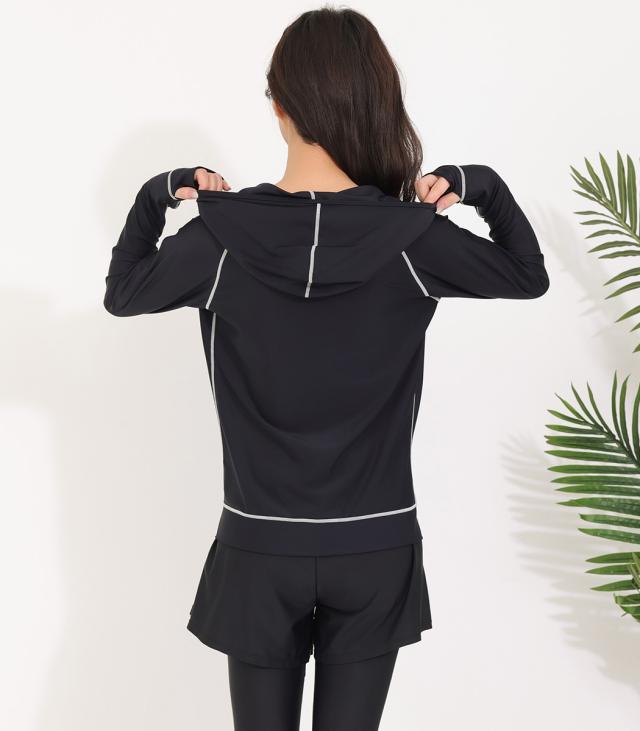 ラッシュガード