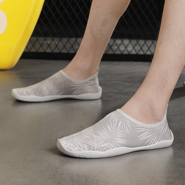 マリンシューズ