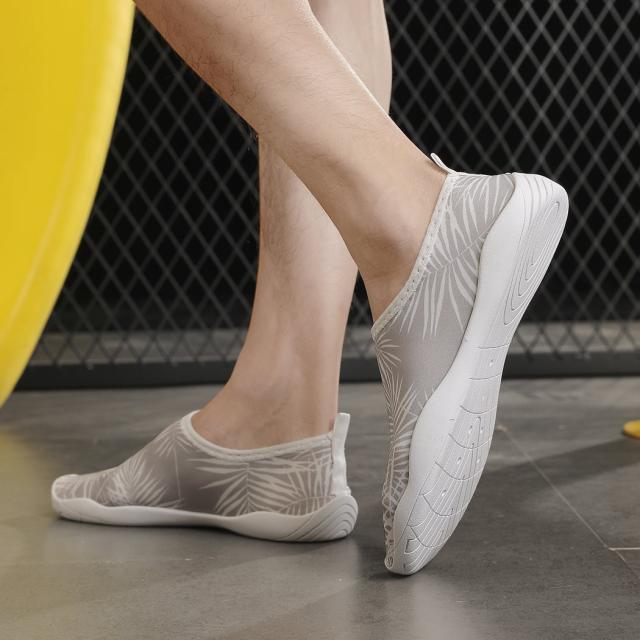 マリンシューズ