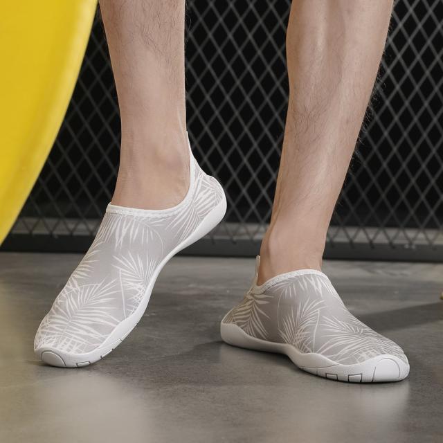 マリンシューズ