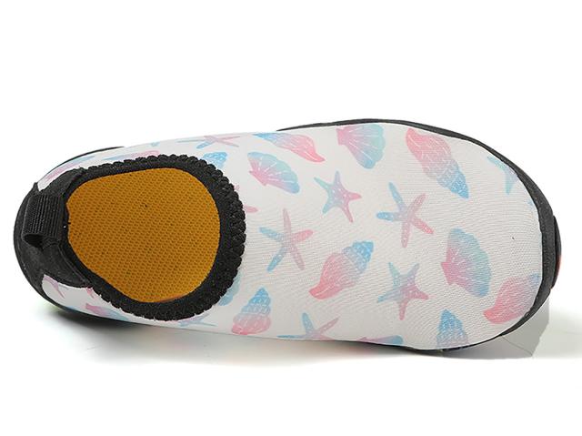 マリンシューズ