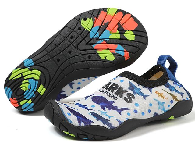 マリンシューズ