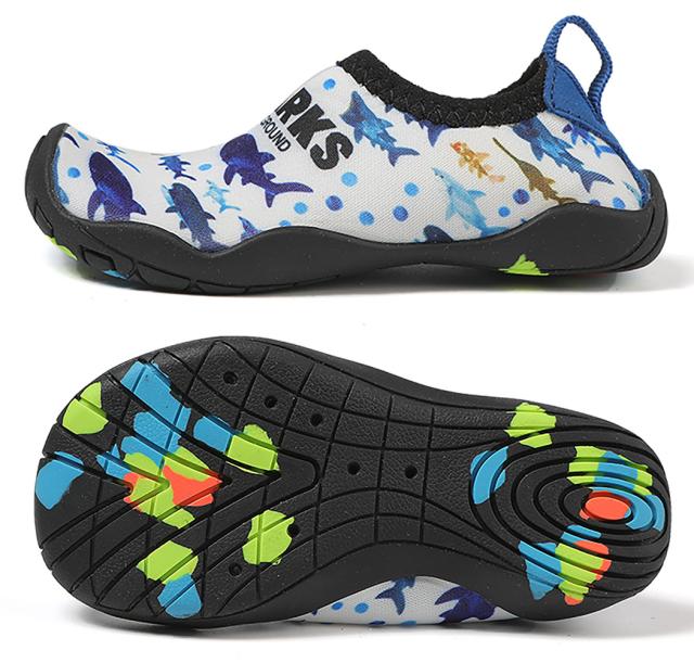 マリンシューズ