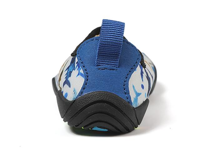 マリンシューズ