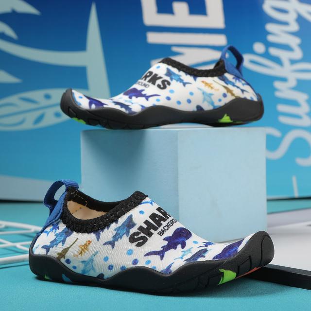 マリンシューズ