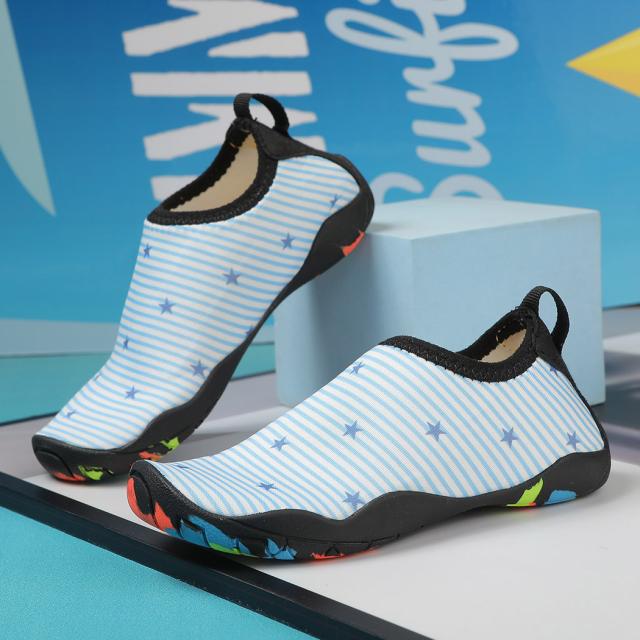 マリンシューズ