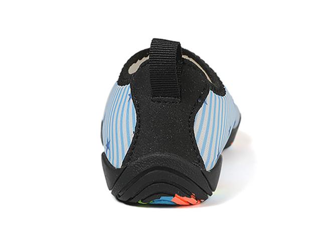 マリンシューズ