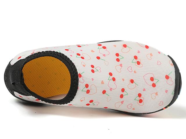 マリンシューズ