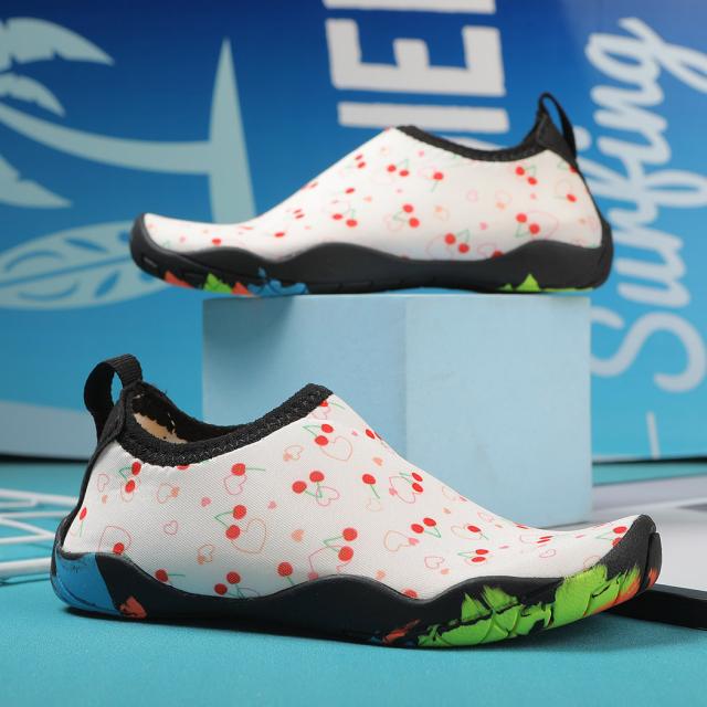 マリンシューズ