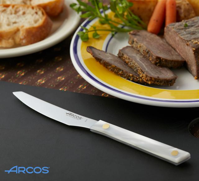 1734年創業のアルコス社の刃渡り110mmのテーブルナイフ