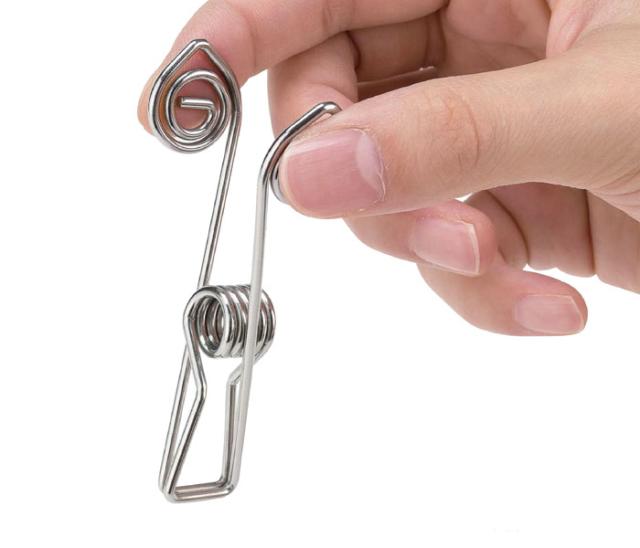 つまみが渦巻き状で指にフィットし軽く摘まめるやさしいピンチ
