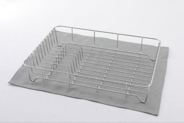 無駄のないシンプルなデザインとリネンを使った新しいスタイスの水切りバット