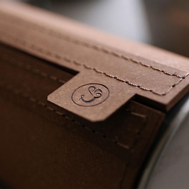 タブにはWPB(ウォールペーパーバッグ)の焼印入り