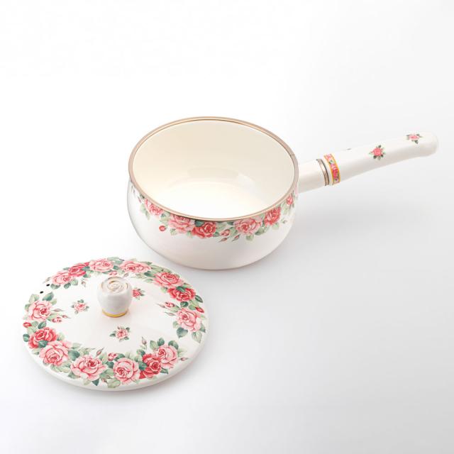 片手鍋18cmは3〜4人分の調理におすすめの少し大きめな片手鍋