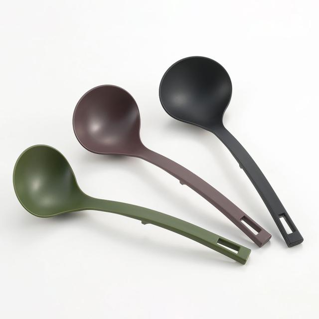 いろんなキッチンに似合うシンプルなデザイン