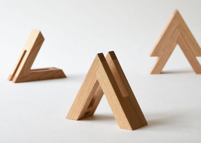 直線を基調とした三角形のシンプルなデザイン