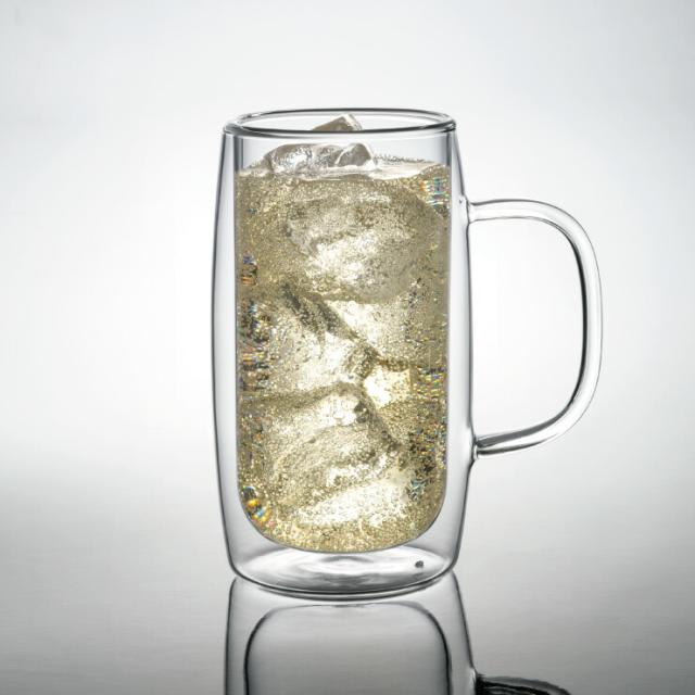 側面が二重構造のダブルウォールは保冷能力が高く、外気による温度変化を防ぎます